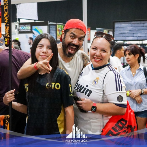 ¡Todo listo para el BJX21k 2025! Entregan kits y vibrante expo deportiva en Poliforum León