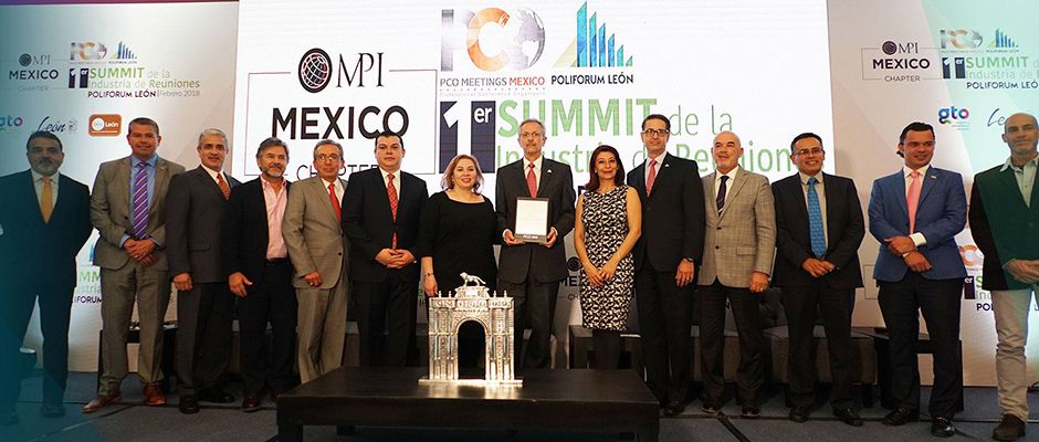 POLIFORUM LÉON RECIBE SELLO PCO MEETINGS MÉXICO